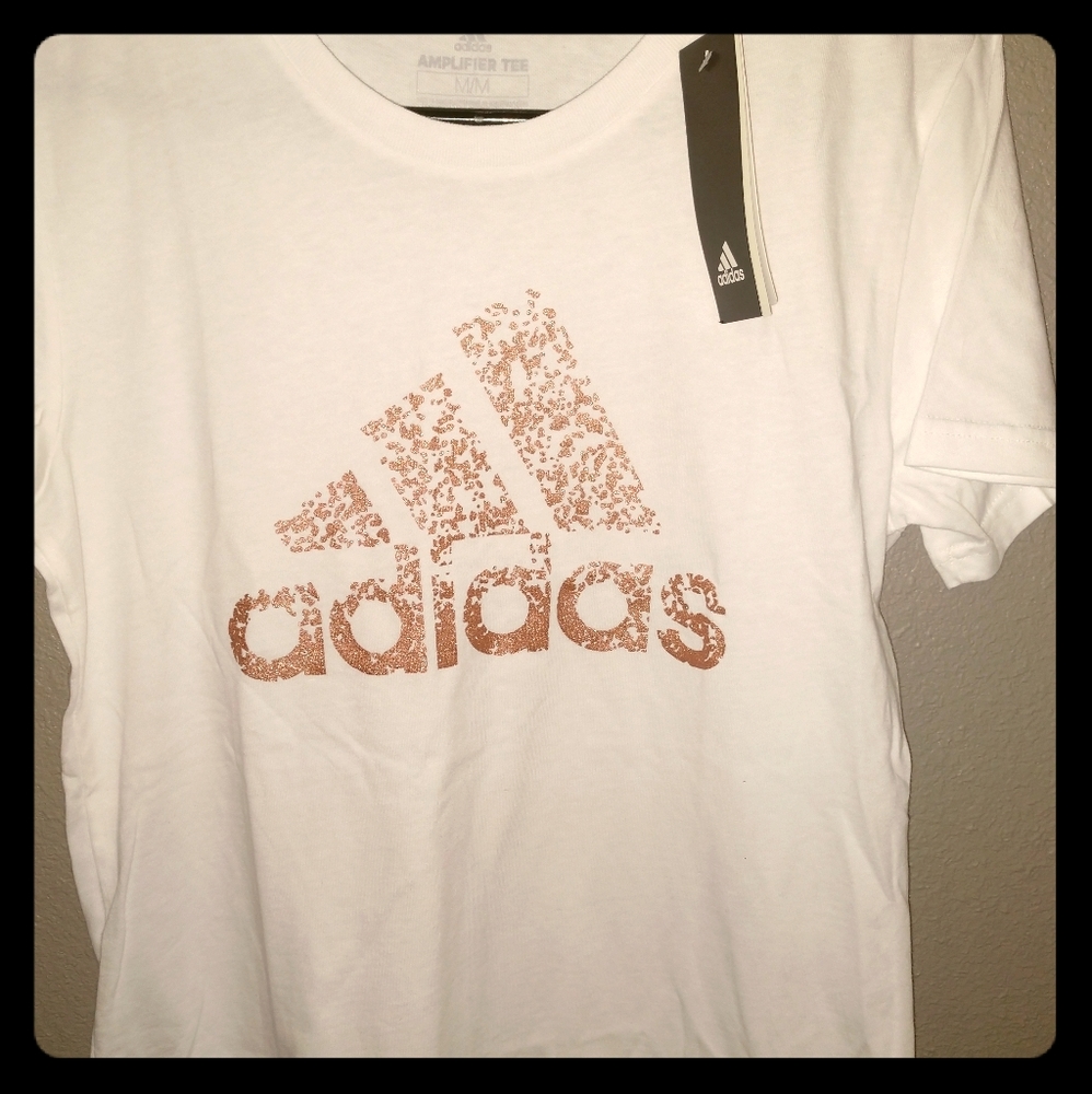 Adidas women's t-shirt sz med.